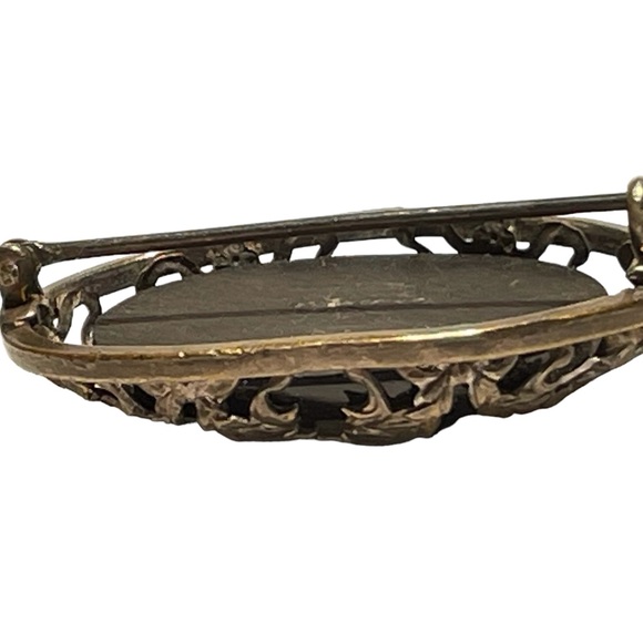 Vintage Cameo Brooch Pin Glass Faceted Black Oval Goldtone Setting C-Clasp - Picture 3 of 5